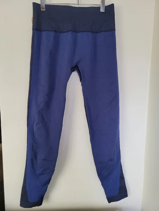 Lululemon Ready To Run Tight Pinpoint - Picture 2 of 9